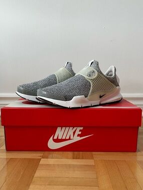 NIKE SOCK DART SE